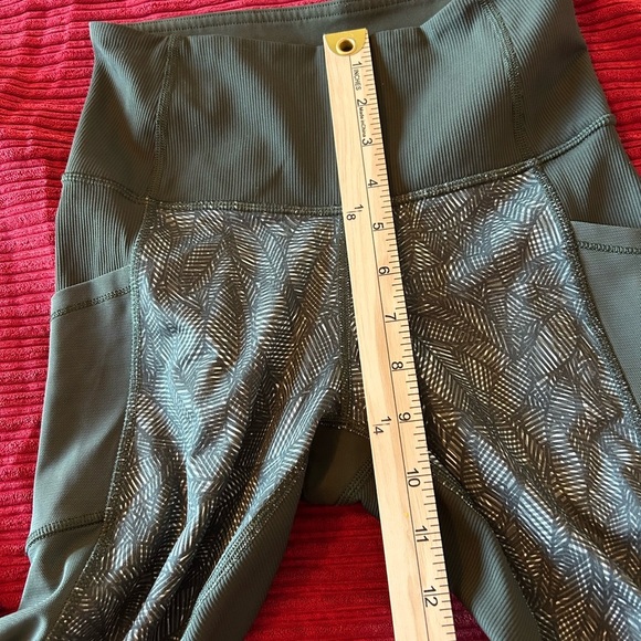 Lululemon Olive Green Leaf Print Leggings. Size 4. - Picture 5 of 13